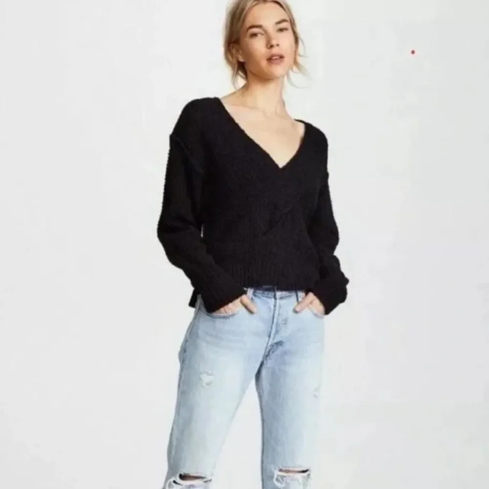 Free People Coco V-Neck Twist Detail Knit Sweater Black Sz M Cozy Urban Chic